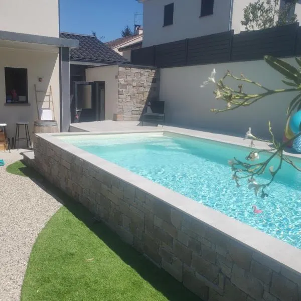 Maison schneid'family, hotel en Jonage
