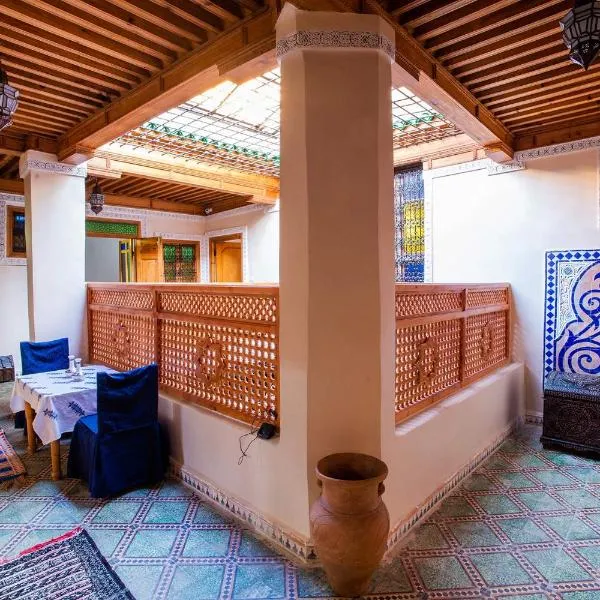 famille fahym, hotel in Fès