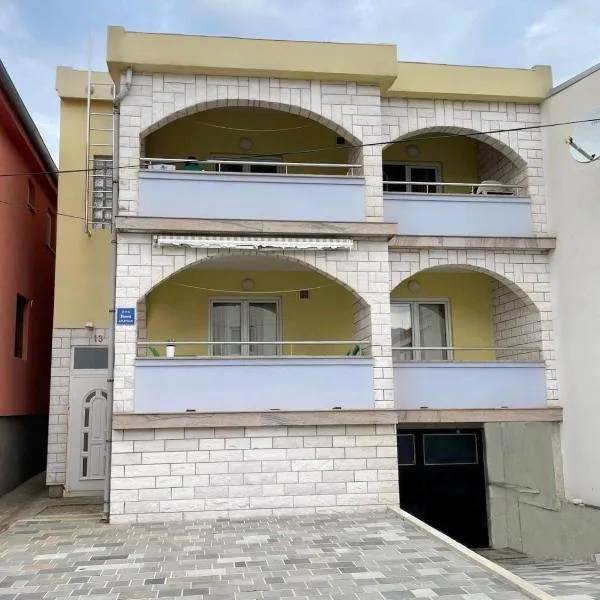 Apartments with parking space Seline, Paklenica - 21261, ξενοδοχείο σε Starigrad-Paklenica