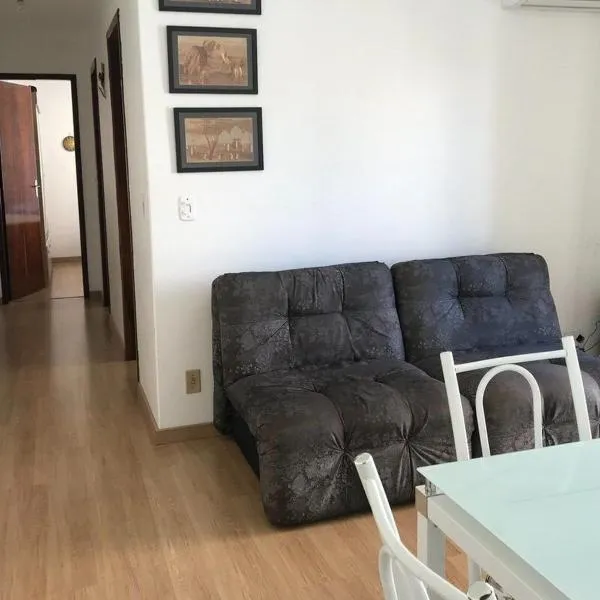 Dell Agnello、ペレケのホテル