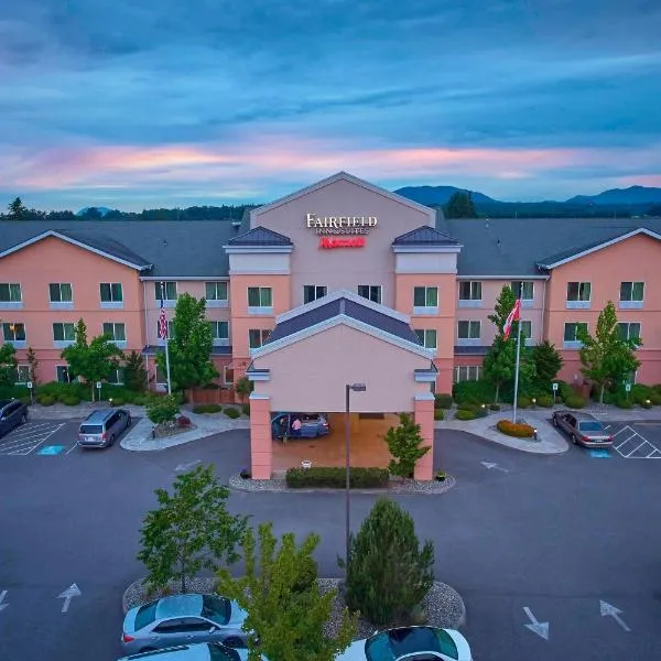 Fairfield Inn & Suites Burlington, hotel en Bow