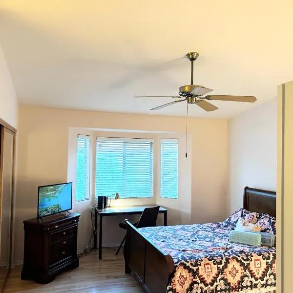 Countryside Colt Suite with private bathroom, hotel in San Jacinto