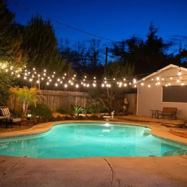 Paso House, hotel in Redding