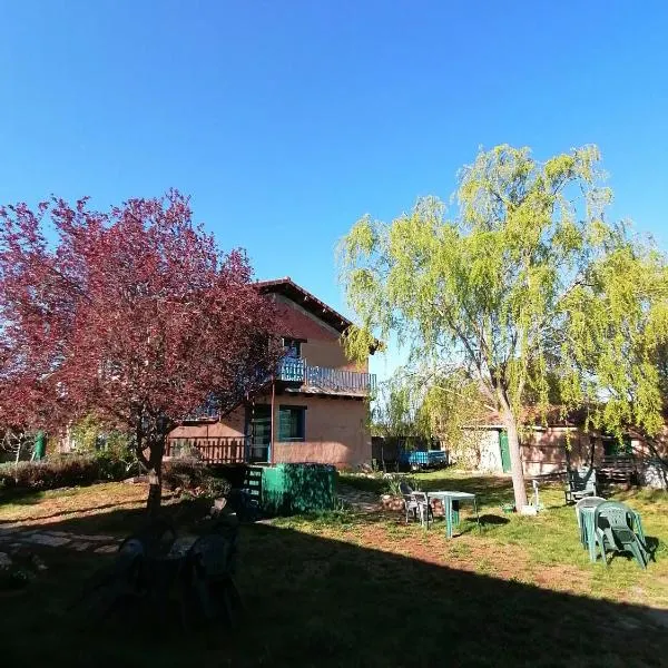 ALBERGUE peregrinos CASAFLOR, hotel di Murias de Rechivaldo