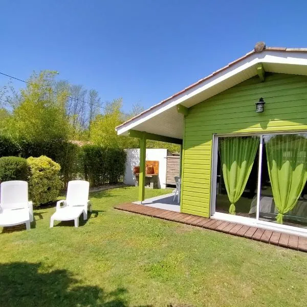 Gîte avec piscine et espace bien-être partagés entre Bordeaux et Lacanau océan, hotel em Brach