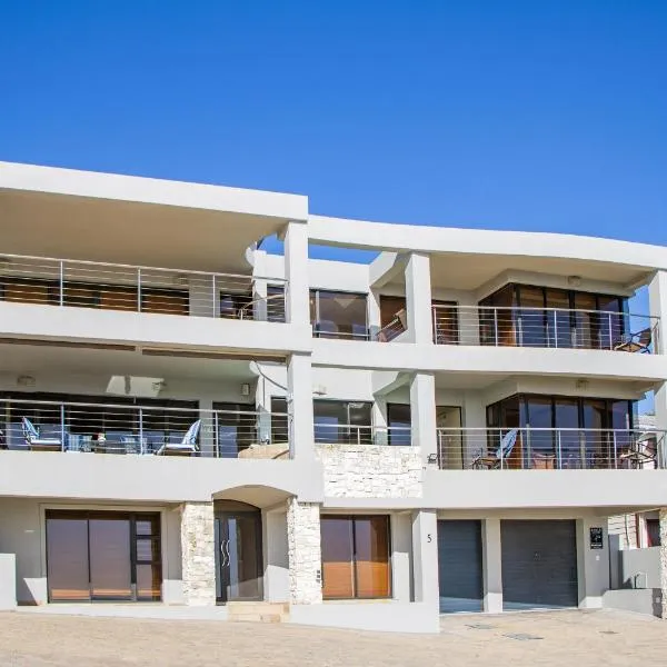 Whale Waters Self Catering Gansbaai, hotel in De Kelders