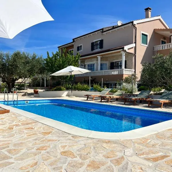 Apartments JoDi pool Novalja, hotel i Novalja