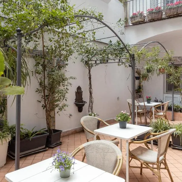 Petrucci Garden B&B、ナポリのホテル