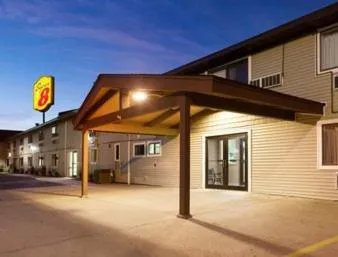 Super 8 by Wyndham Houghton, hotel in Houghton