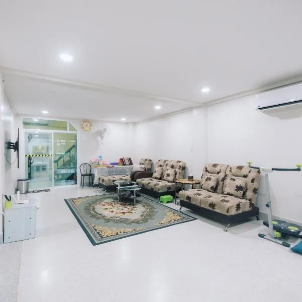 4BR Villa, 6min to Lee Garden, 22 PAX - Paradise Found, hotel in Hat Yai
