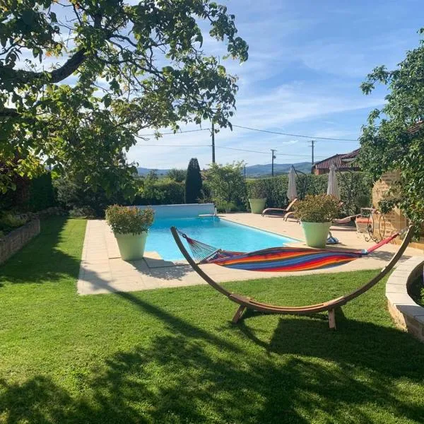 Gite La Cabiotte Nature et Spa, hotel v destinaci Sarcey