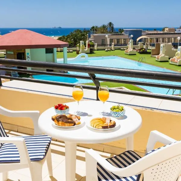 The House of Nonni Ventura - beachfront, ocean view, Wi-Fi, aircon, swimming pool, hotel i Morro del Jable