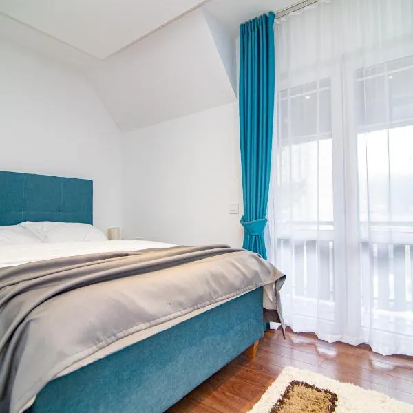 One Luxury Suites AKUSTIK - 3 minuta peške do Jezera，茲拉蒂博爾的飯店