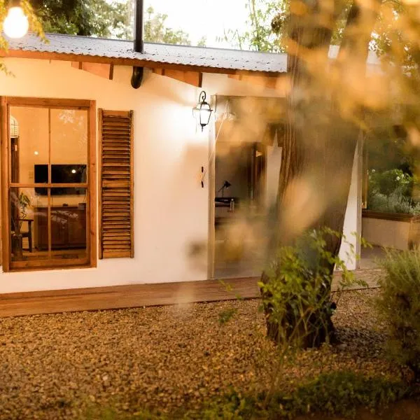 Olyf guestcottage, hotel in Bloemfontein