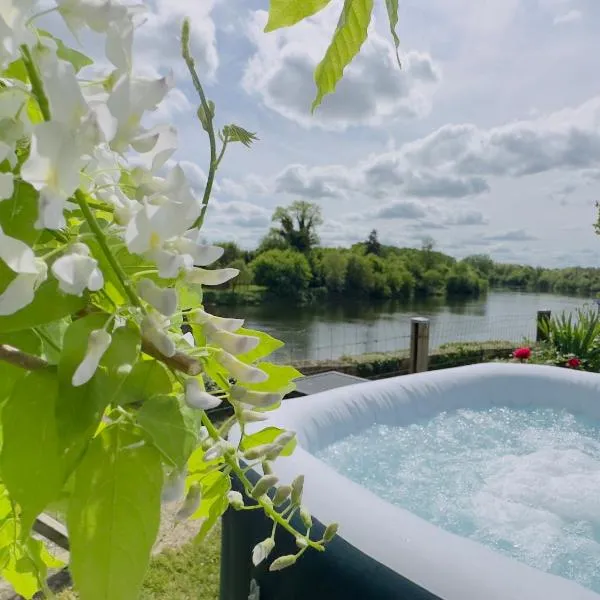 Gîte "Au Bord de l'Eau": La Force şehrinde bir otel