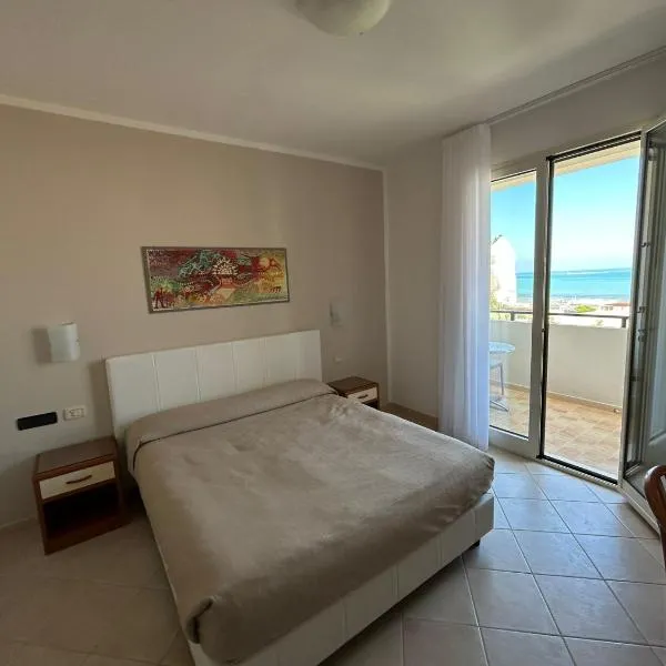 Bikini Hotel, hotel Viestében