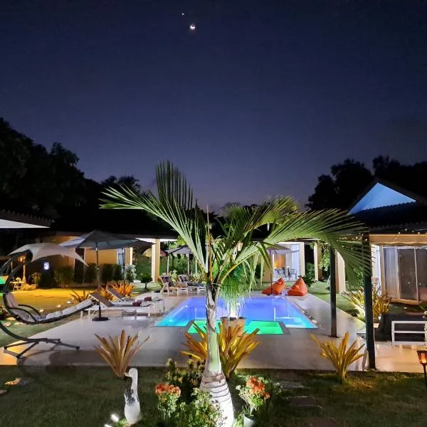 Pool Villa, Resort, Mae Ramphueng Beach, Ban Phe, Rayong, Residence M Thailand, hotel in Ban Chamrung