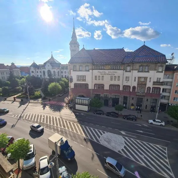 Central Apartment Targu Mures - Best view in town, khách sạn ở Târgu-Mureş