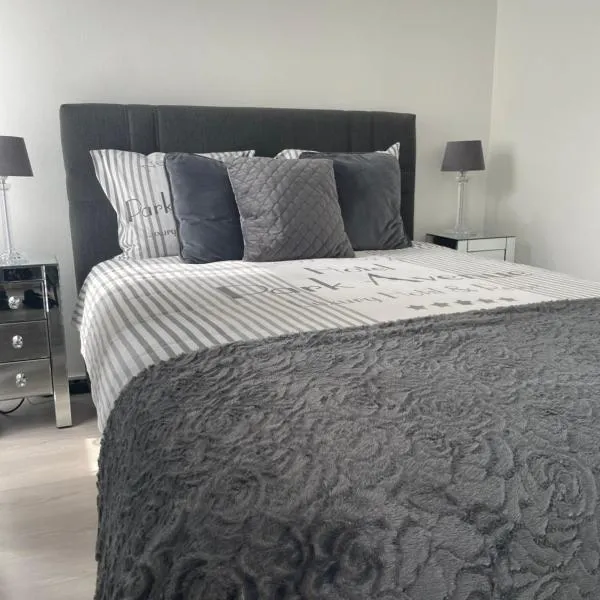 EXECUTIVE DOUBLE ROOM WITH EN-SUITE IN GUEST HOUSE CITY CENTRE r4, hotel v Lucembursku