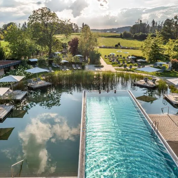 Das Stemp Wellnessresort 4 Sterne Superior, hotel v destinaci Büchlberg