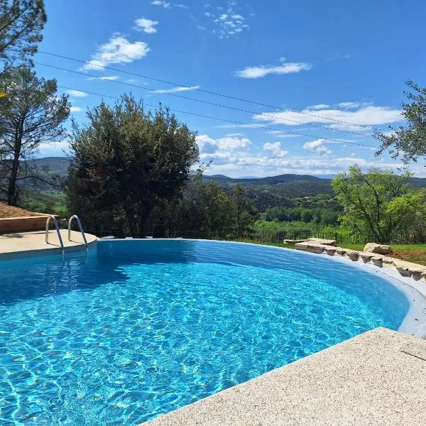 Hôtel restaurant Clos des Sullys, отель в городе Montclus