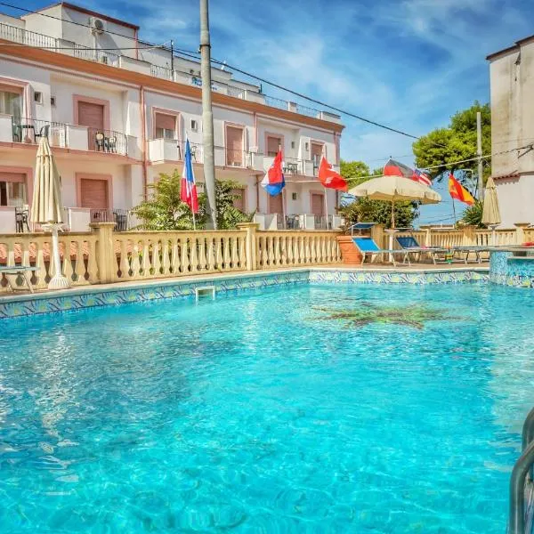 Hotel Pineta, hotel v destinaci San Menaio