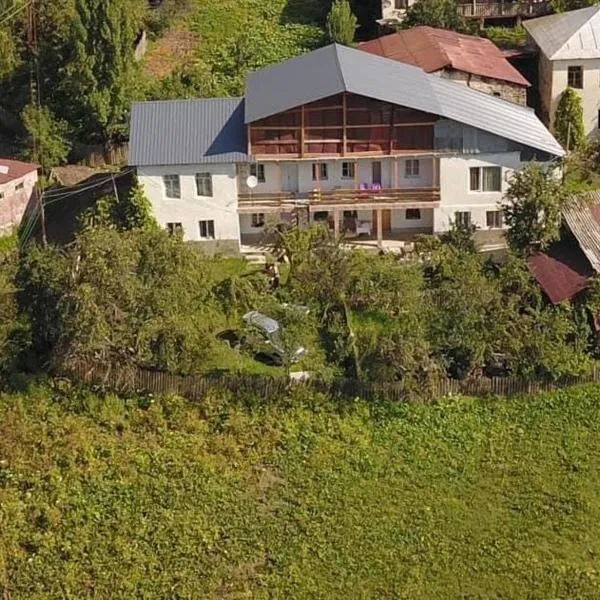 Guest House IRAKLI, hotel v destinaci P'ari