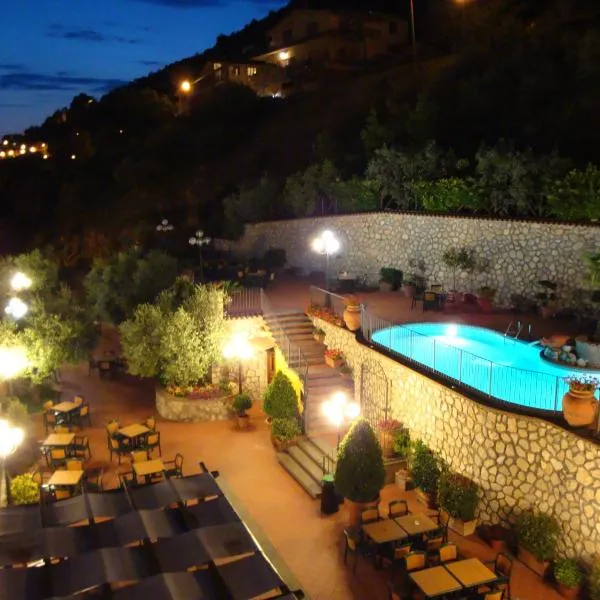 Belsito, hotell i Serrone