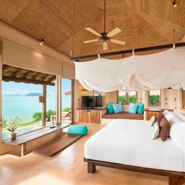 The Naka Island, a Luxury Collection Resort & Spa, Phuket, hotel v destinaci Ko Naka