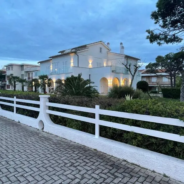 Villa Mirella, hotel v destinaci Numana