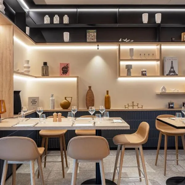 Courtyard by Marriott Paris Charles de Gaulle Central Airport, khách sạn ở Roissy-en-France
