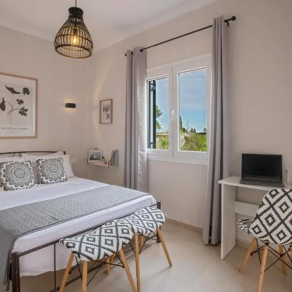 Roxandra Suite Corfu, готель у місті Evropoúloi