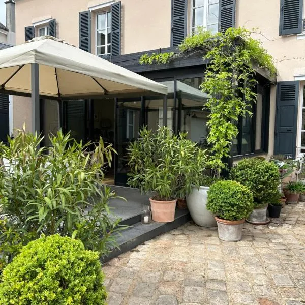 Le Jardin Cathedrale, hotel v destinaci Chartres