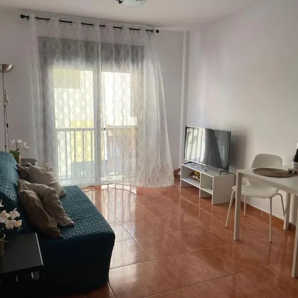 Acogedor apartamento en Playa De Santiago, hotel v destinácii Alajeró