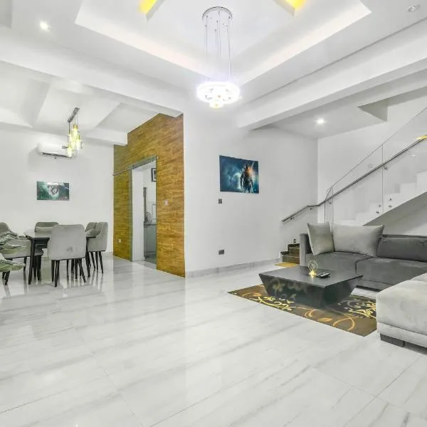 Gorgeous Short-let Apartment Lekki, hotell sihtkohas Ogombo