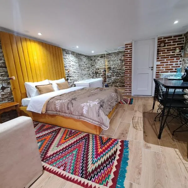 "Villa 70" Guesthouse, hotel v destinaci Gjirokastër