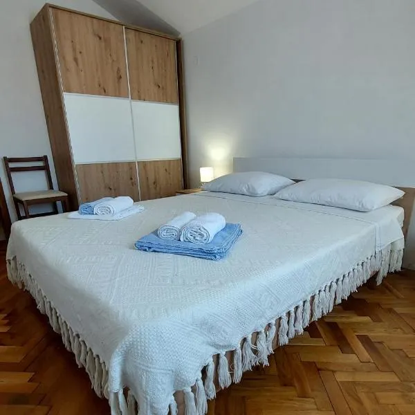 Apartman Lorenca, ξενοδοχείο σε Lubenice