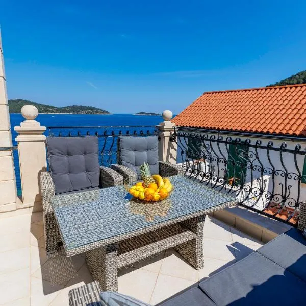 Seafront Apartment Duo, hotel in Vis