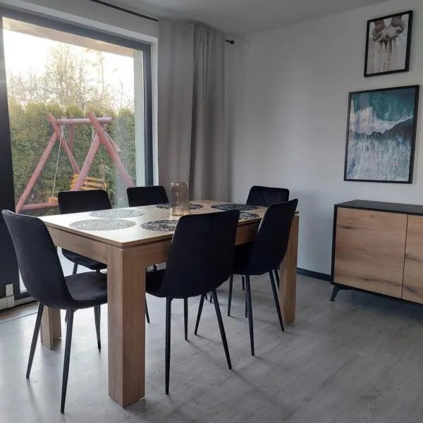 Apartament Pod Bocianami, Hotel in Żelistrzewo