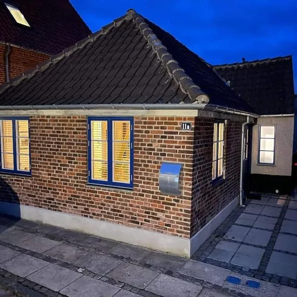 Hyggeligt lille byhus lige mellem havnen og bytorv, hotel v destinaci Ringkobing