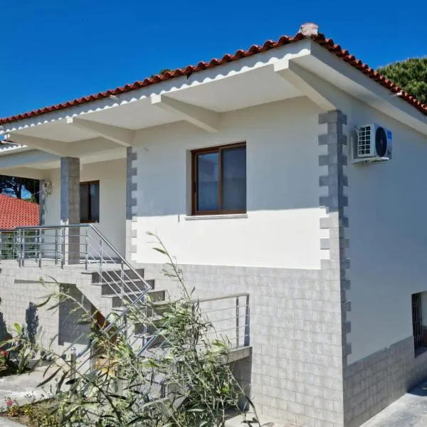 Zani GuestHouse, hotel in Fier