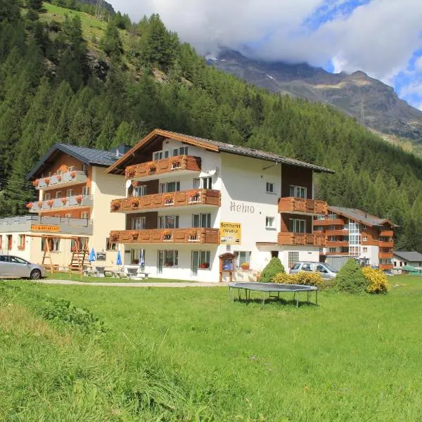 Pension Heino, hotel v destinaci Saas-Grund