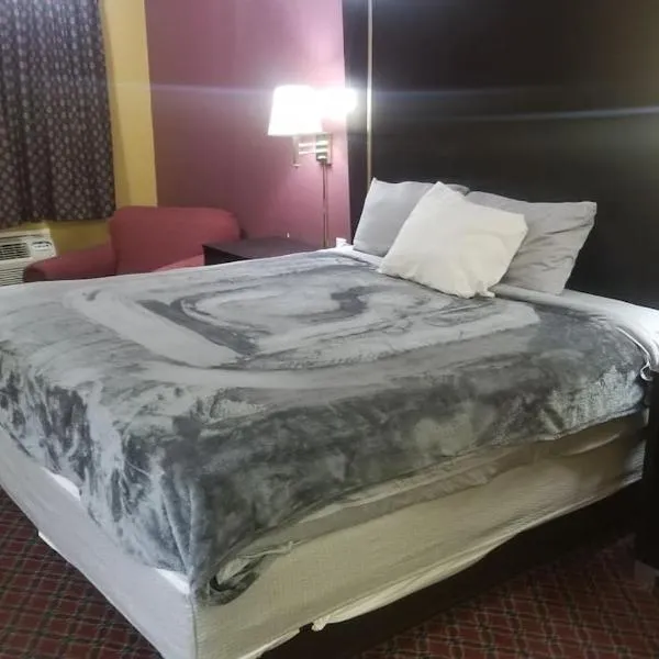 OSU 2 Queen Beds Hotel Room 209 Wi-Fi, hotel in Stillwater