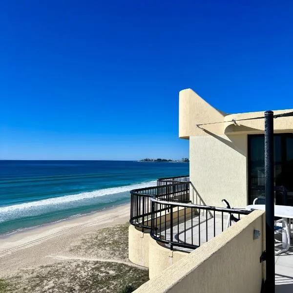 Two Bedroom Ocean View Penthouse at Pelican Sands, hotel in Gold Coast