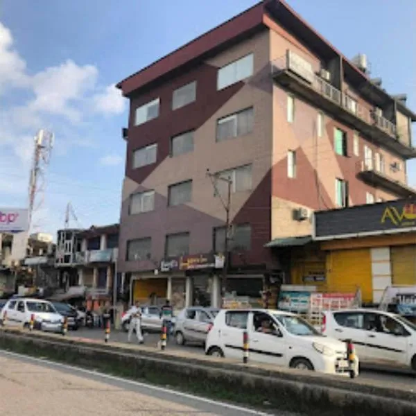 Hotel lords Highway Inn, Gagal Khas, hotel in Kotla