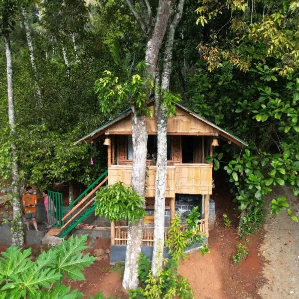 Fab - Bamboo Hut with Open Shower, hotel a Munnar