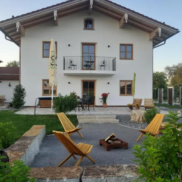 Ferienwohnungen Schneckenhausen, hotel en Pittenhart