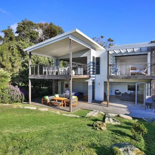 Oceanside I Pet Friendly Absolute Beachfront, hotel v destinaci Culburra Beach