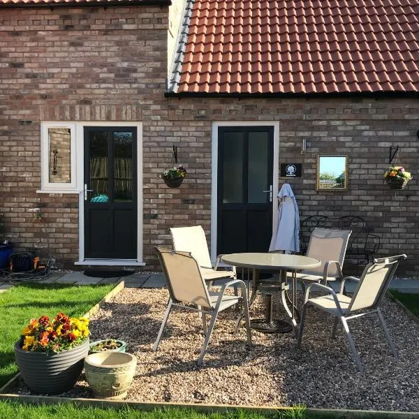 HomeForYou - Holiday Home in the Wolds, hotel in Firsby