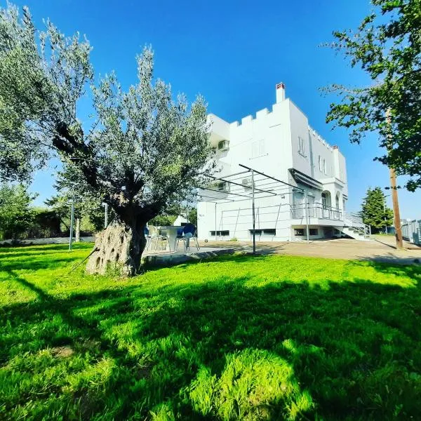 Castello Apartments, hotel v destinácii Kalivia Poligirou